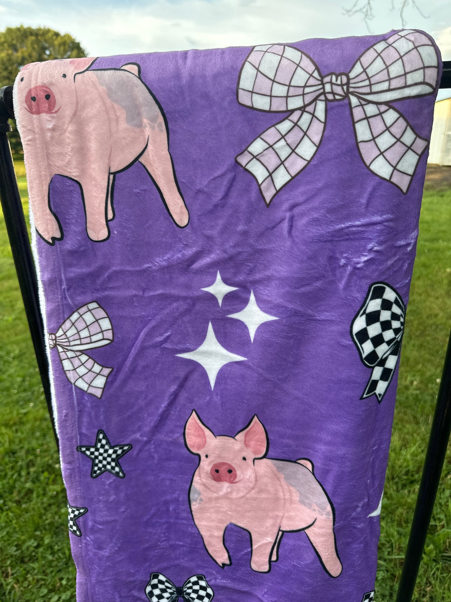 60 x 80 Blanket | Pigs and Purple Bows